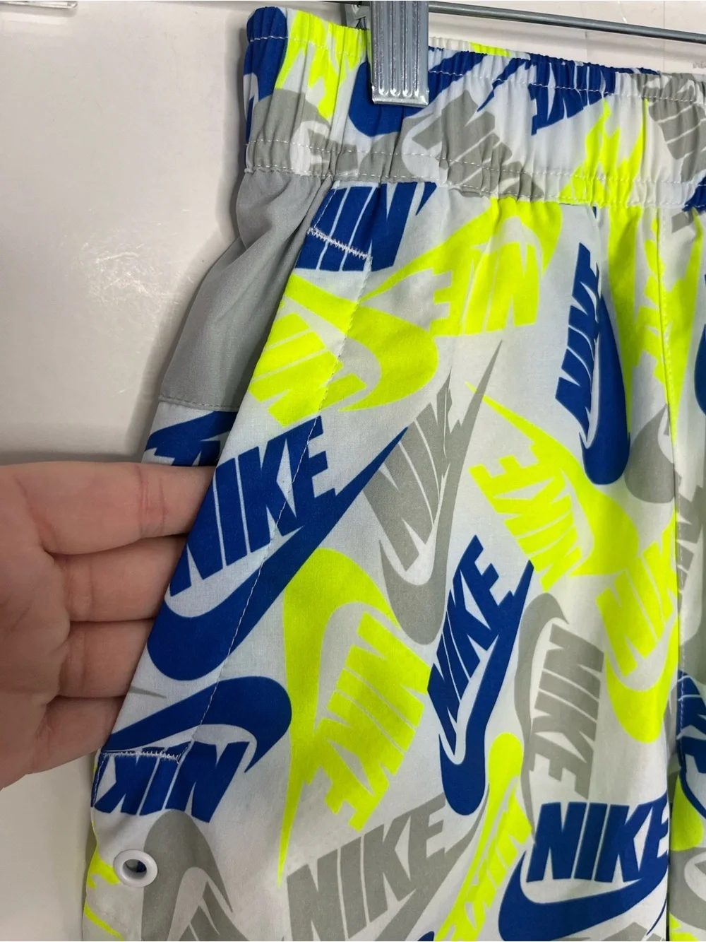 Nike Boys Printed Shorts Size Small